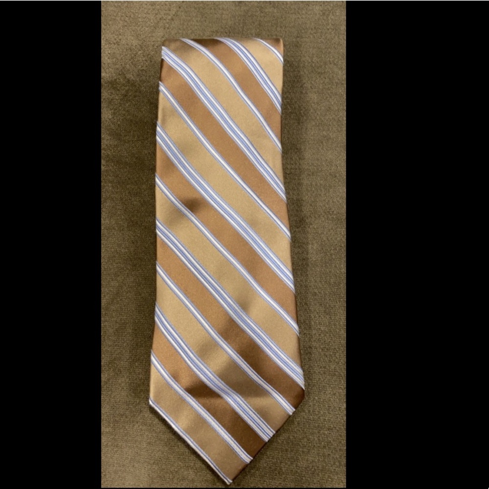 Jones New York men’s silk tie.